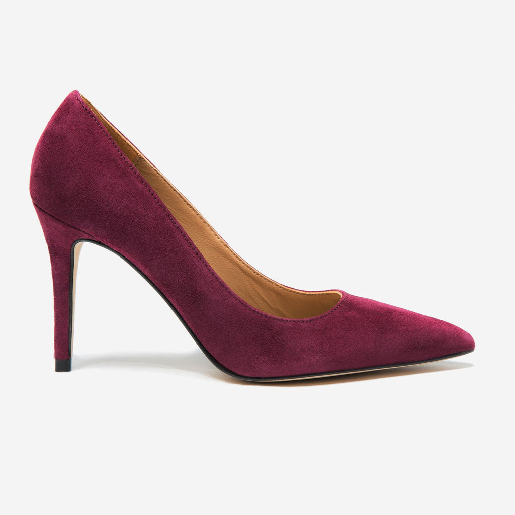 Pumps in Bordeaux und anderen Farben gibt es bei MAYGANDA